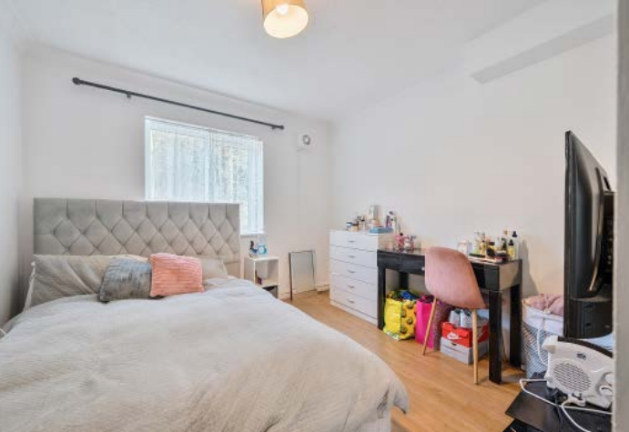 1 bed Ground Flat