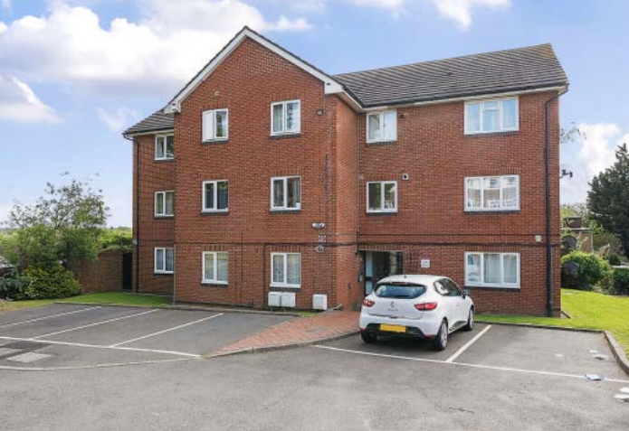 1 bed Ground Flat