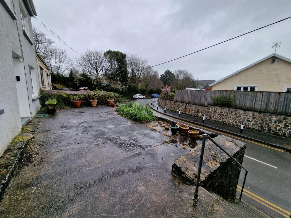 3 bed Semi-Detached