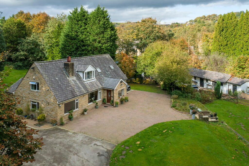 4 bed Detached
