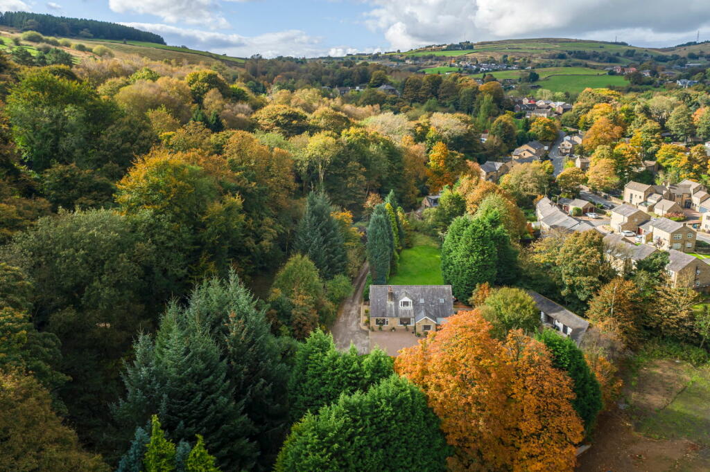 4 bed Detached