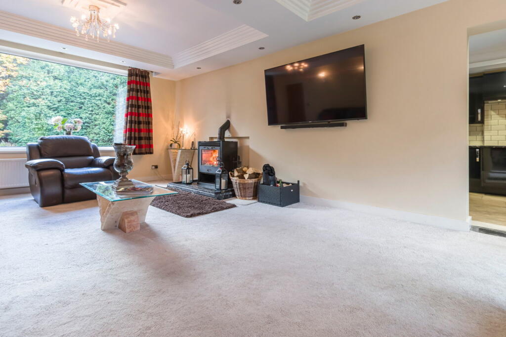 4 bed Detached