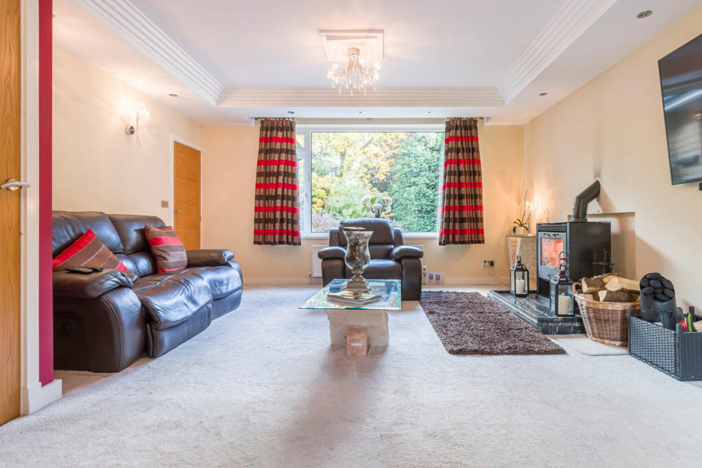 4 bed Detached