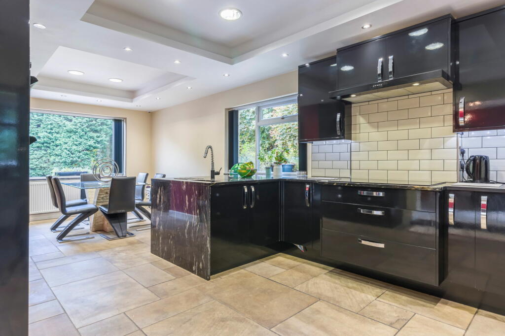 4 bed Detached