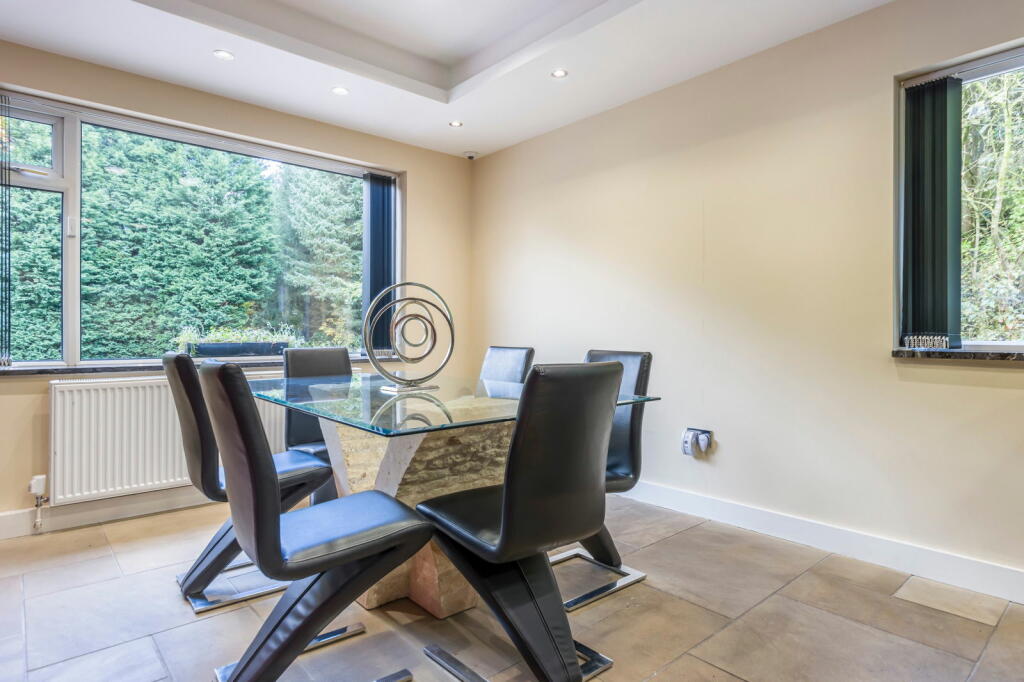 4 bed Detached