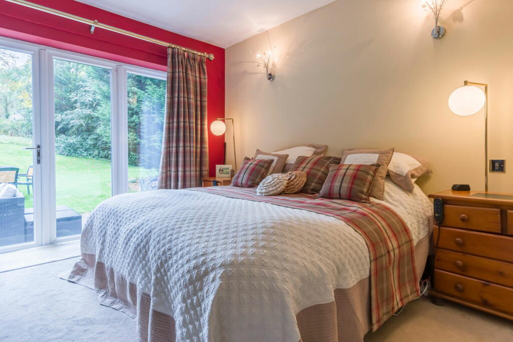 4 bed Detached