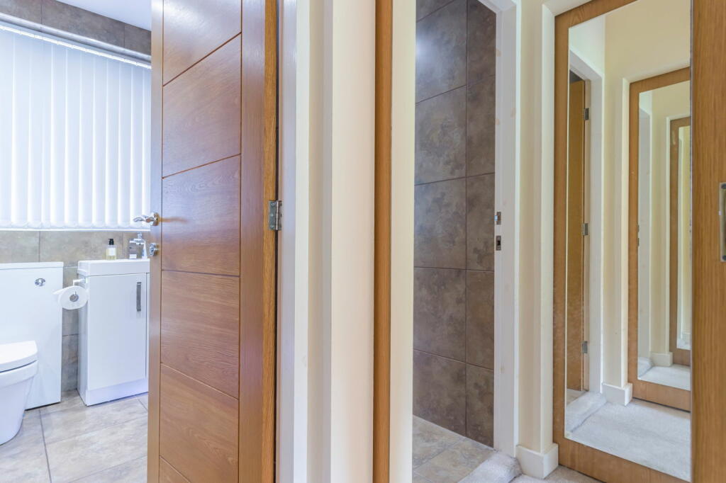 4 bed Detached