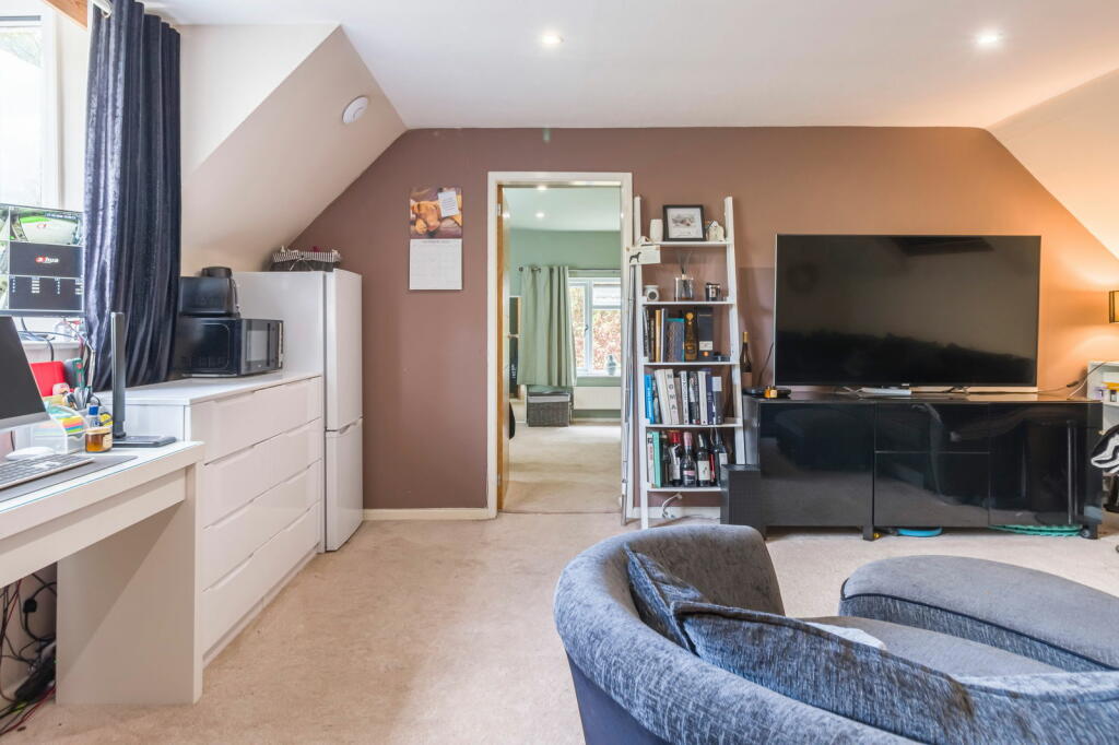 4 bed Detached