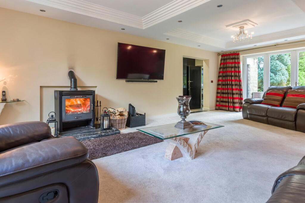 4 bed Detached