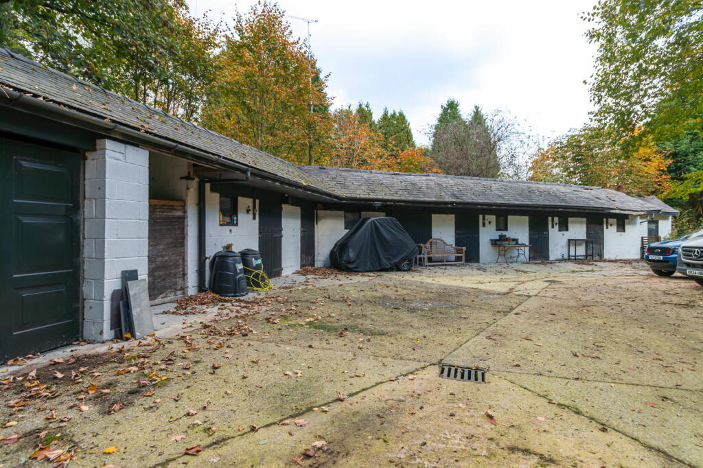 4 bed Detached
