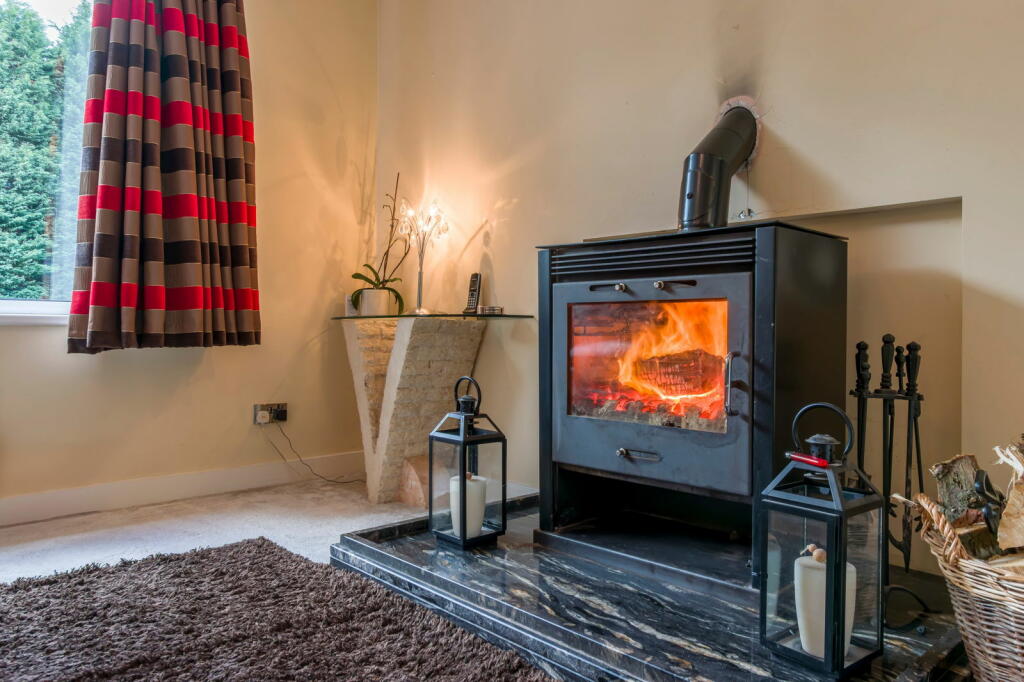 4 bed Detached