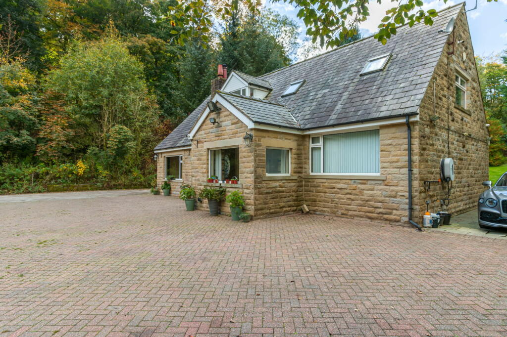 4 bed Detached