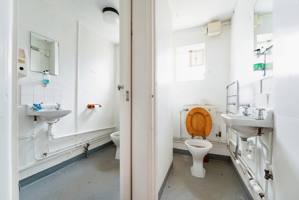 5 bed Semi-Detached