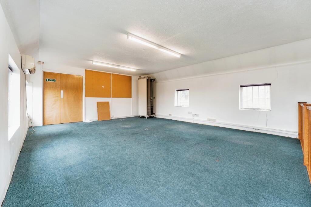 5 bed Semi-Detached