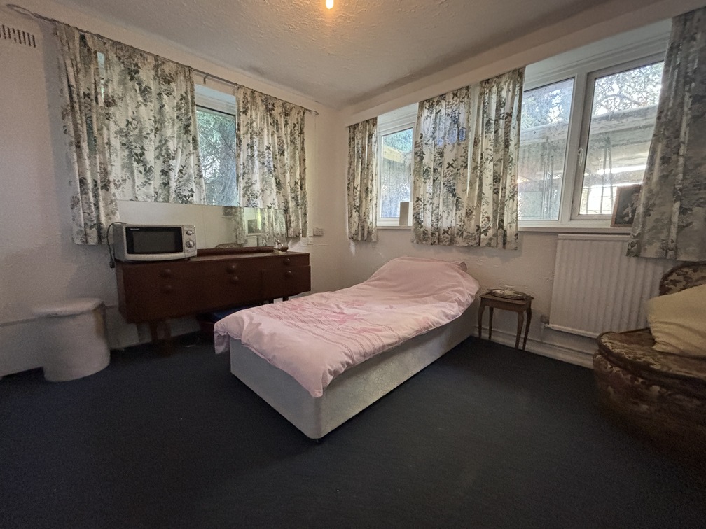 4 bed Detached Bungalow