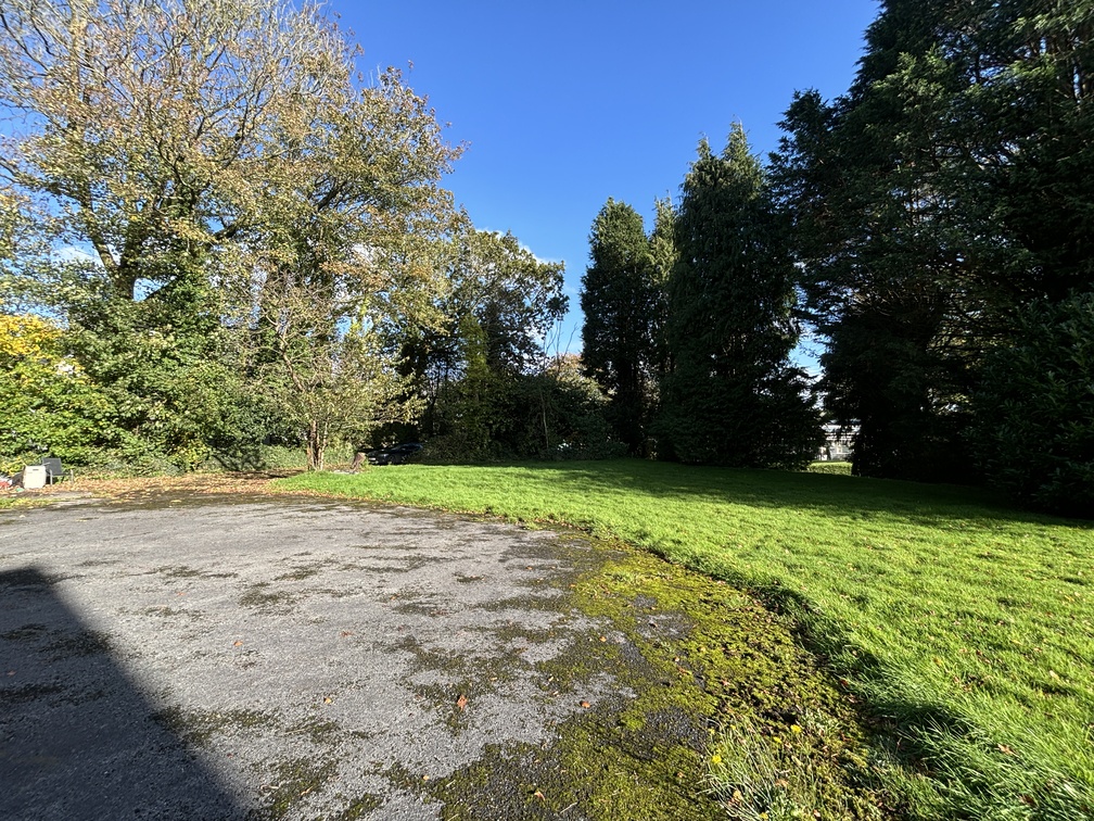 4 bed Detached Bungalow