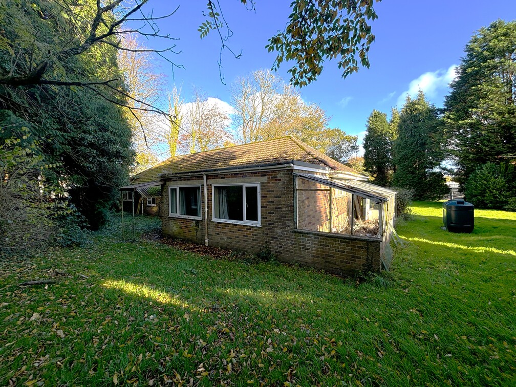4 bed Detached Bungalow