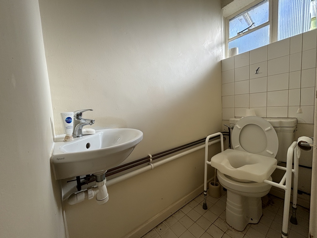 4 bed Detached Bungalow