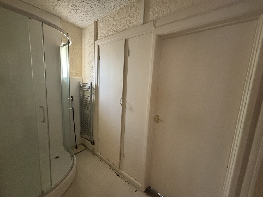 4 bed Detached Bungalow