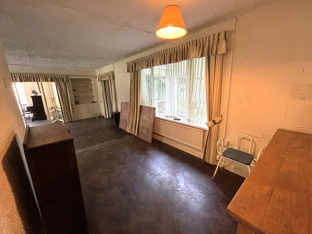 4 bed Detached Bungalow