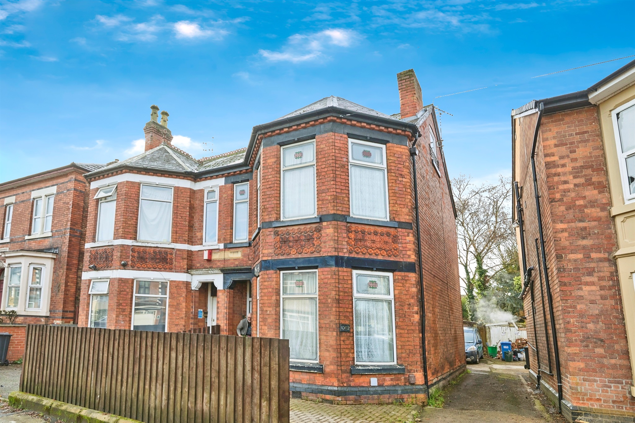 4 bed Semi-Detached