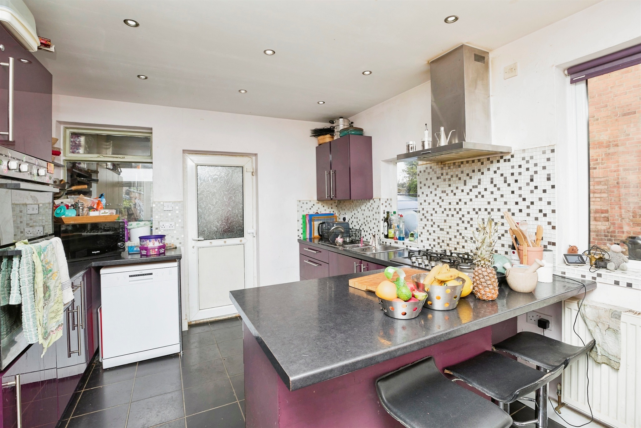 4 bed Semi-Detached