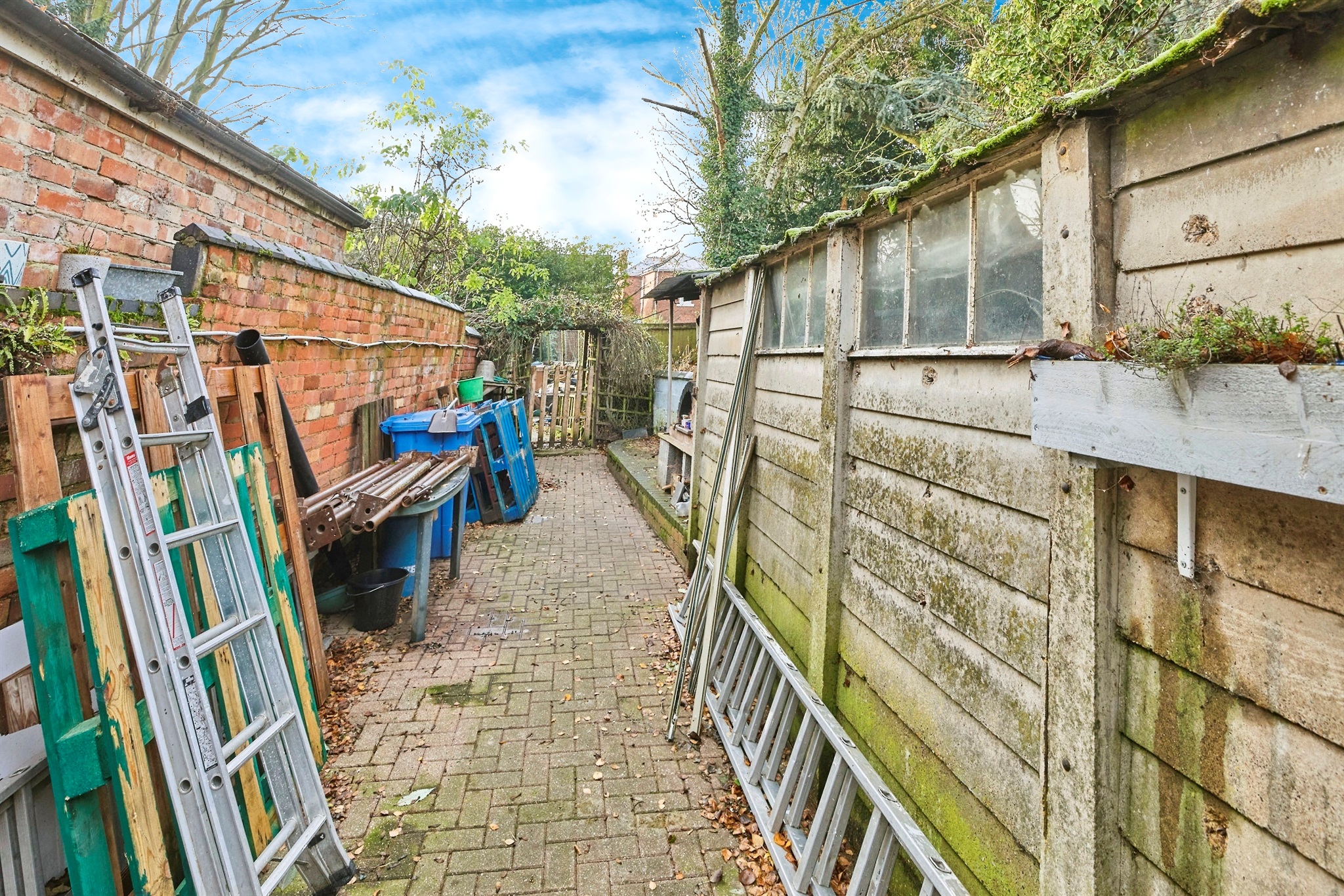 4 bed Semi-Detached