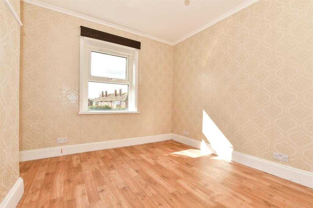 2 bed End of Terrace