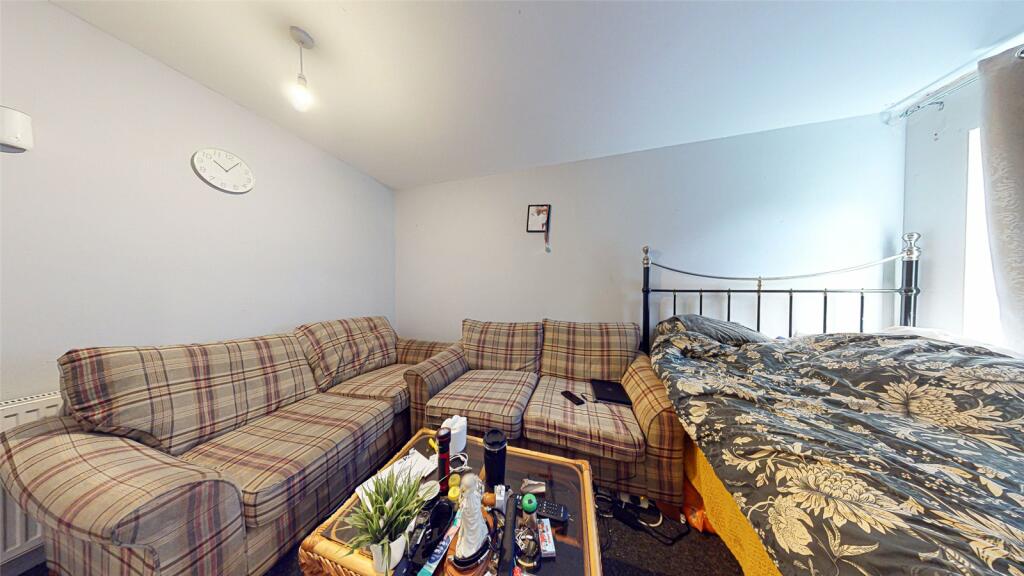 2 bed Maisonette