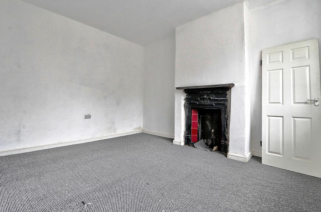 9 bed Detached