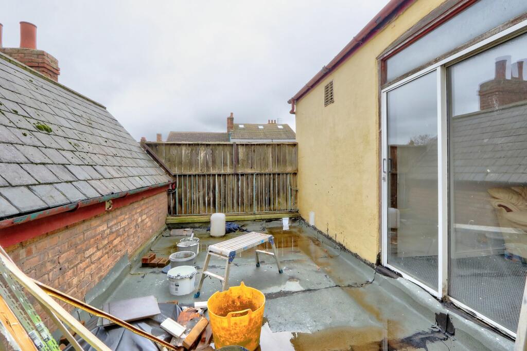9 bed Detached