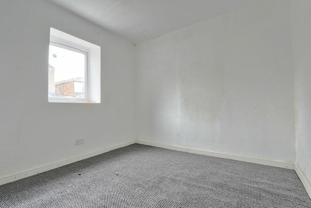 9 bed Detached