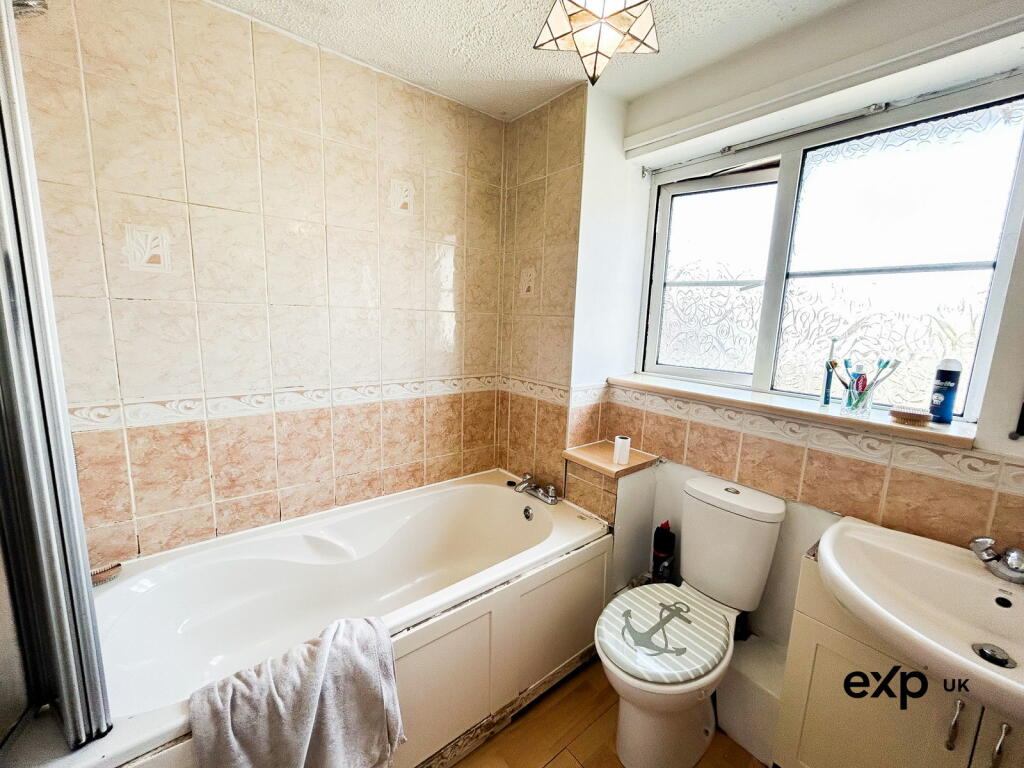 3 bed Semi-Detached