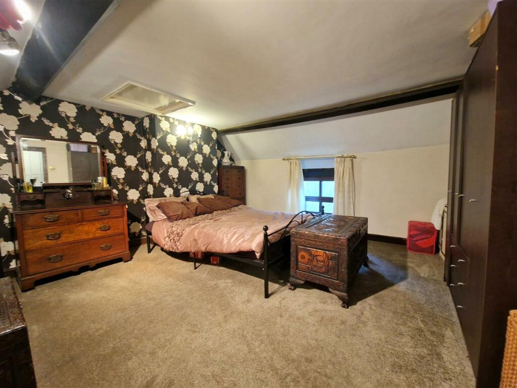 4 bed Detached