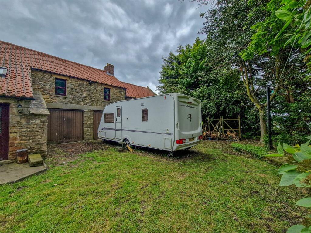 4 bed Detached