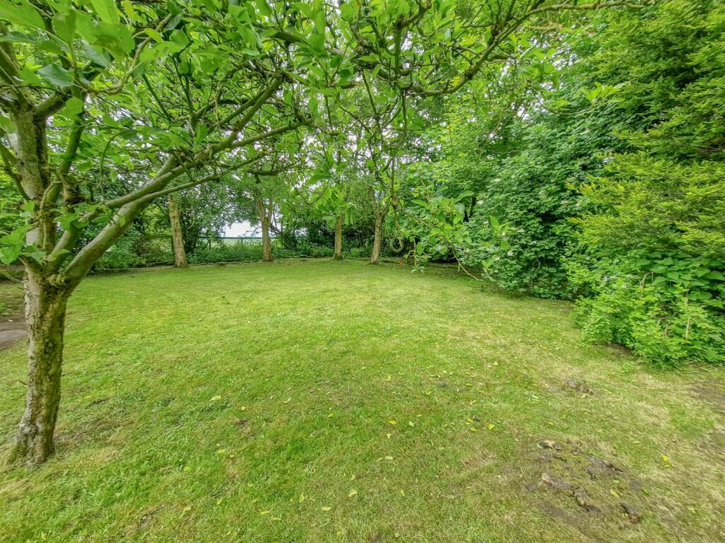 4 bed Detached