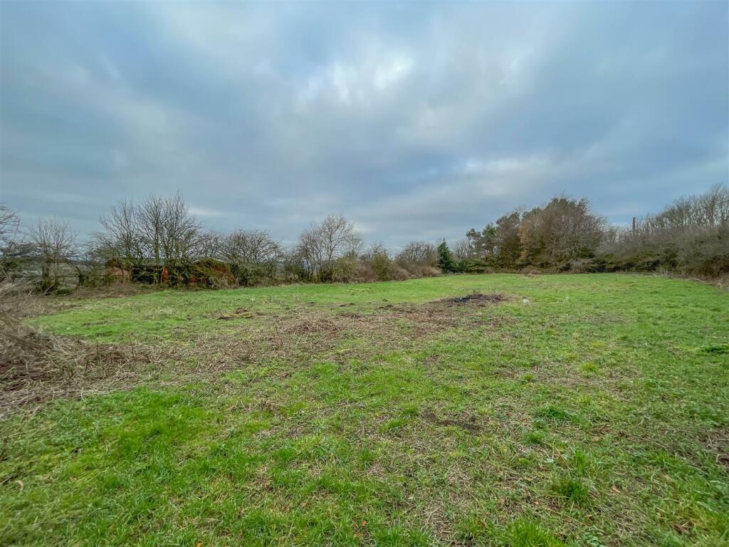 4 bed Detached