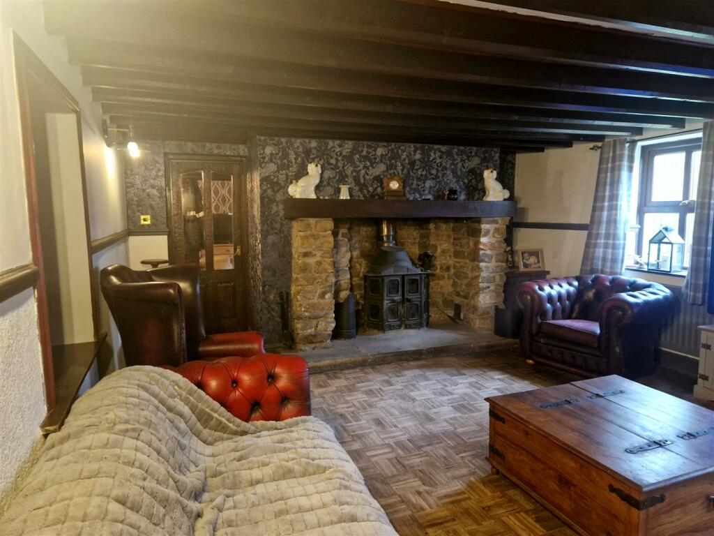 4 bed Detached