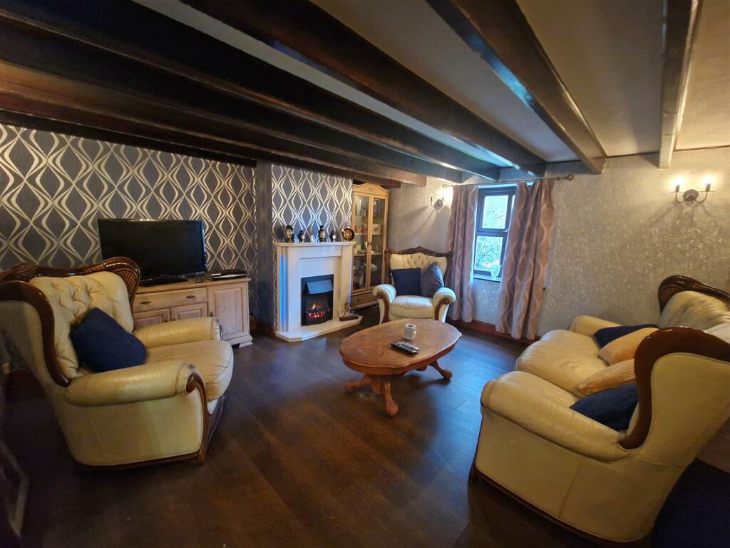 4 bed Detached