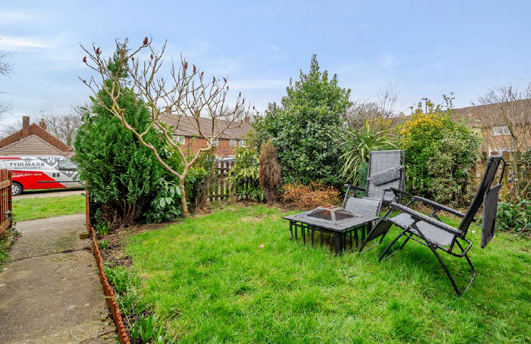 1 bed Semi-Detached Bungalow