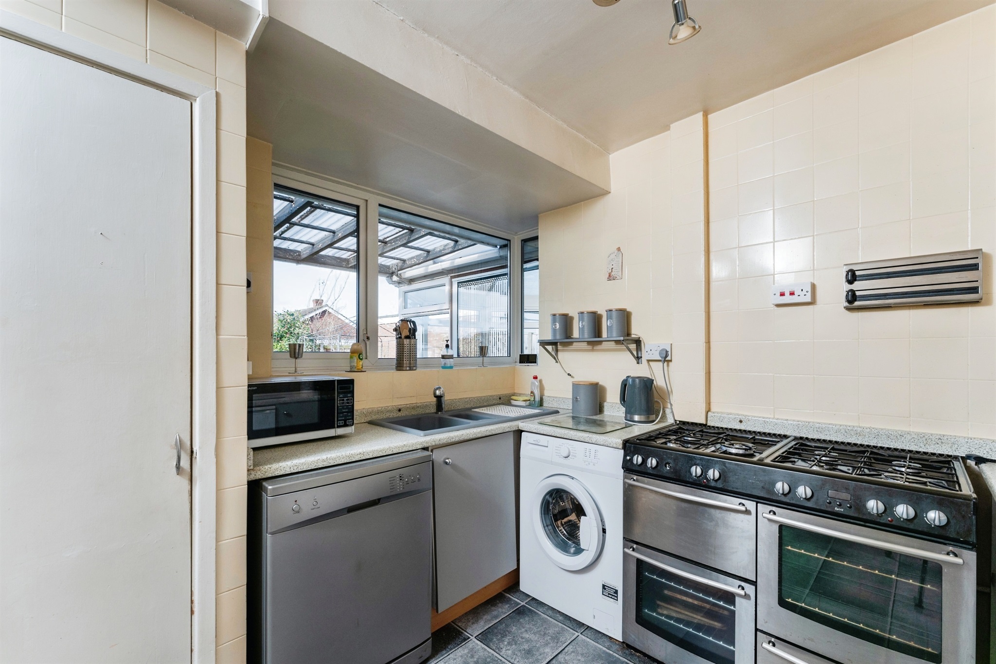 2 bed Detached Bungalow