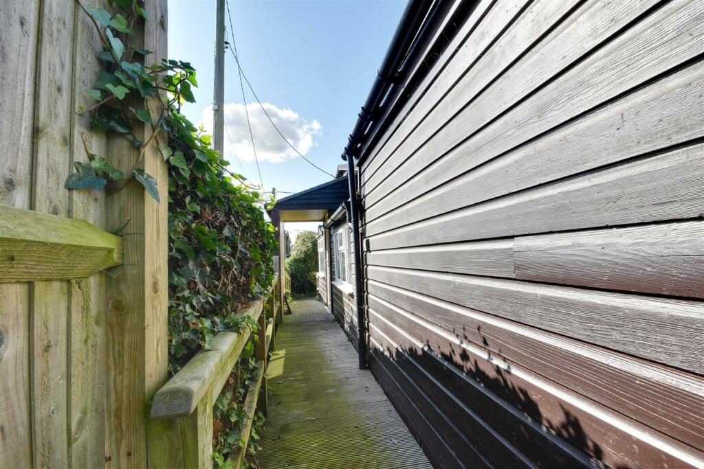 1 bed Detached Bungalow