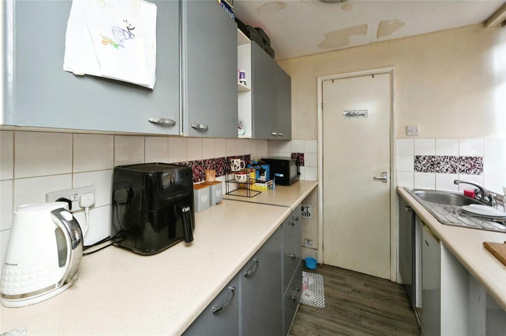 2 bed House