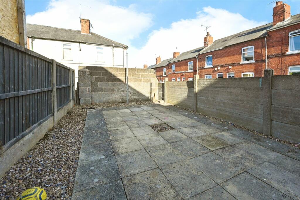 2 bed House