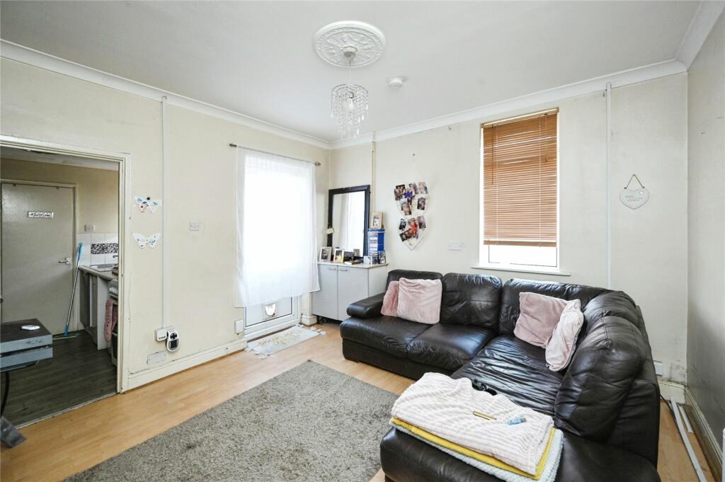2 bed House
