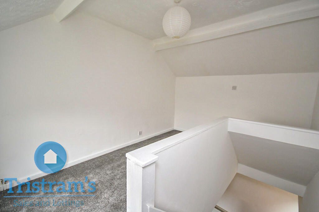 4 bed Semi-Detached