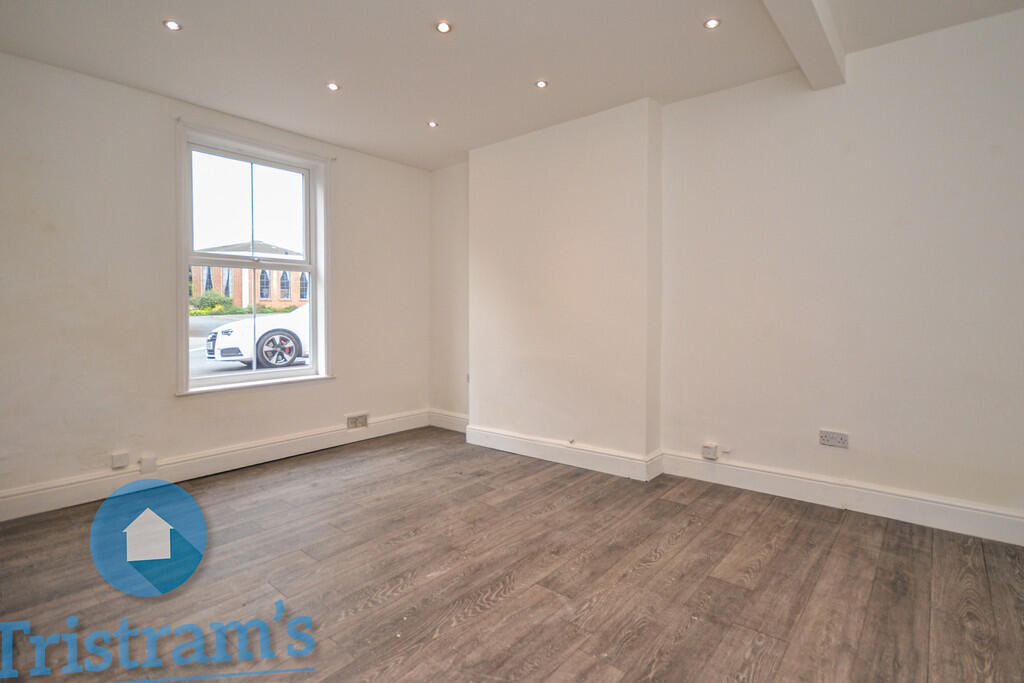 4 bed Semi-Detached