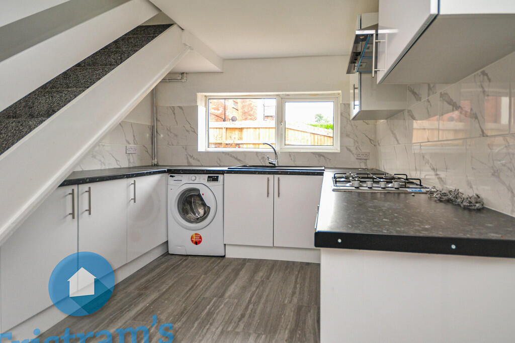 4 bed Semi-Detached