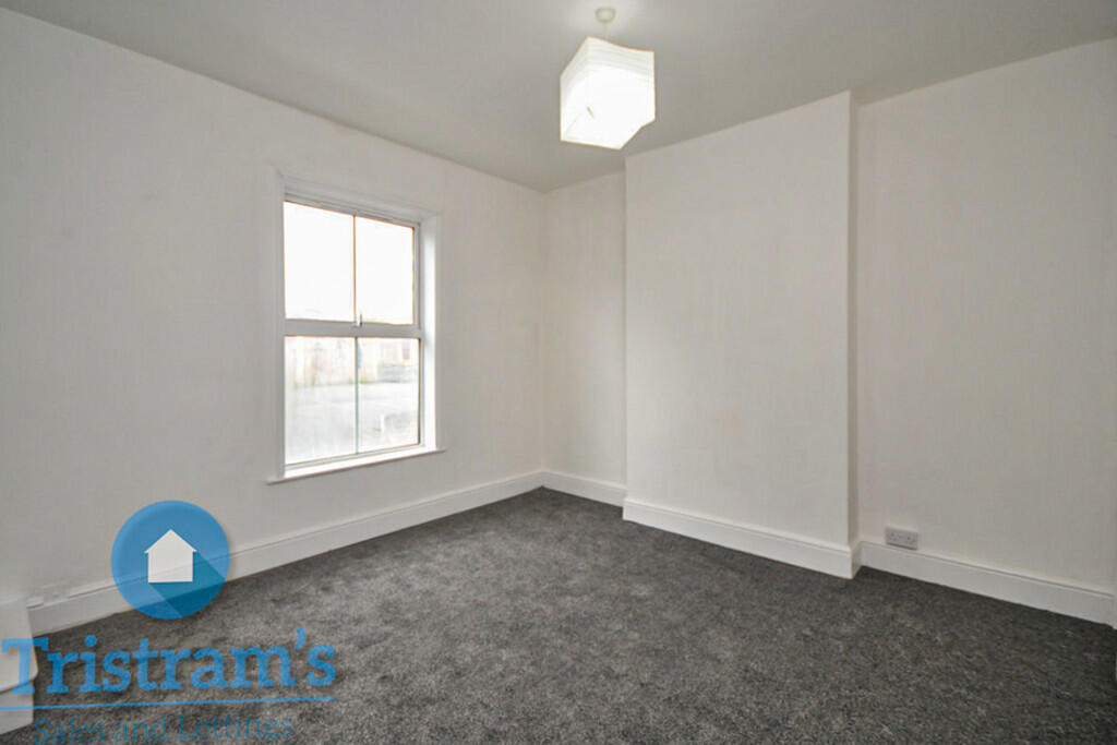 4 bed Semi-Detached