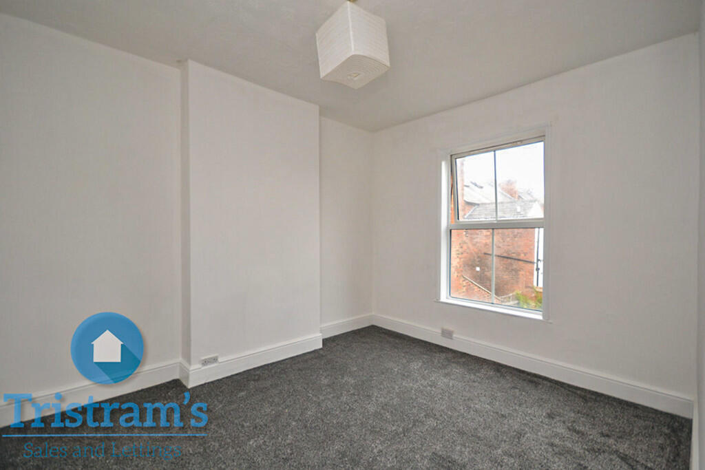 4 bed Semi-Detached